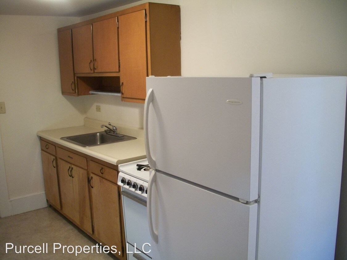 28 Pleasant St, Lebanon, NH 03784 Condo for Rent in Lebanon, NH