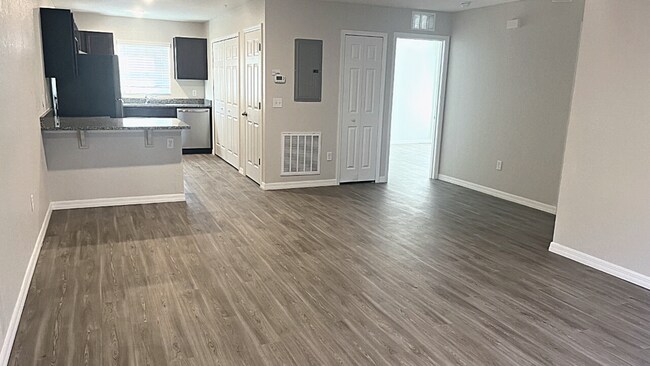 Building Photo - Prime and 2BD/2BA Home Is Now Move-In Ready!