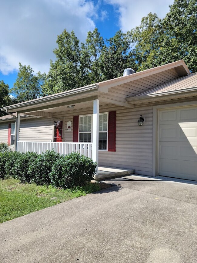551 Snead Dr, Crossville, TN 38558 House Rental in Crossville, TN