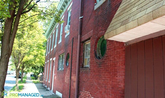 Building Photo - 4801 Longshore Ave