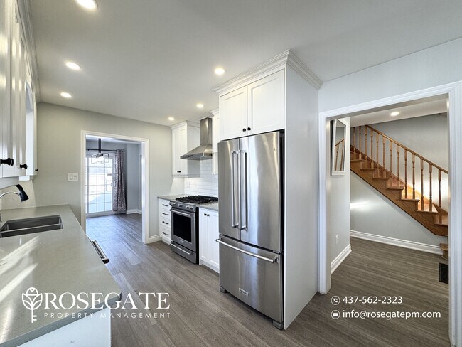 Building Photo - Spacious 3-Bedroom Condo with 2 Parking & Private Backyard – Brampton