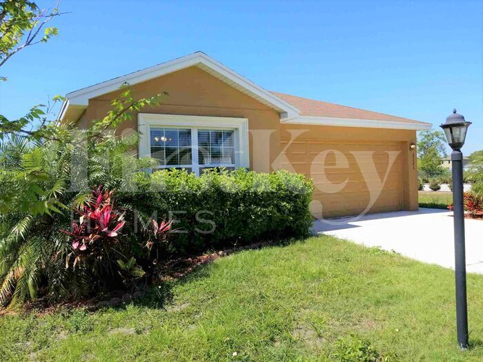 Foto principal - 2223 15th Ave E