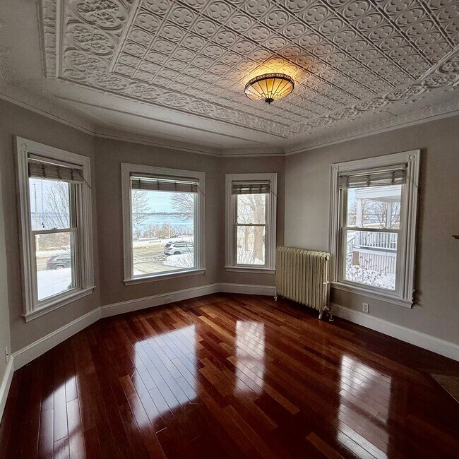 Building Photo - 2 Bed + 2 Bath | Ocean View