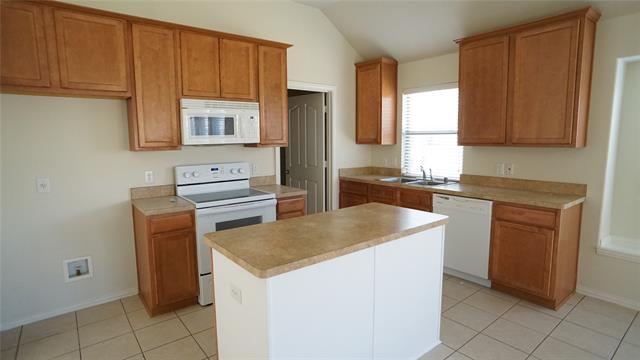 Foto del edificio - 2409 Deerwood Dr
