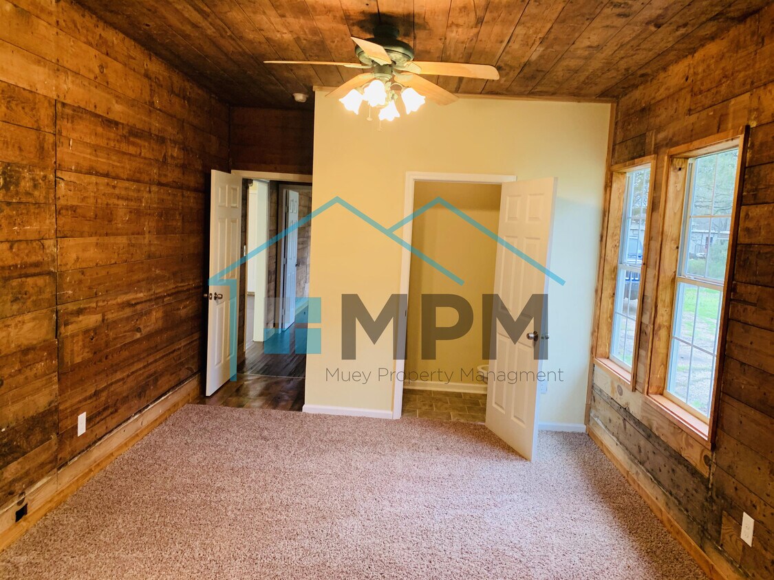 Primary Photo - 1305 Parnell St