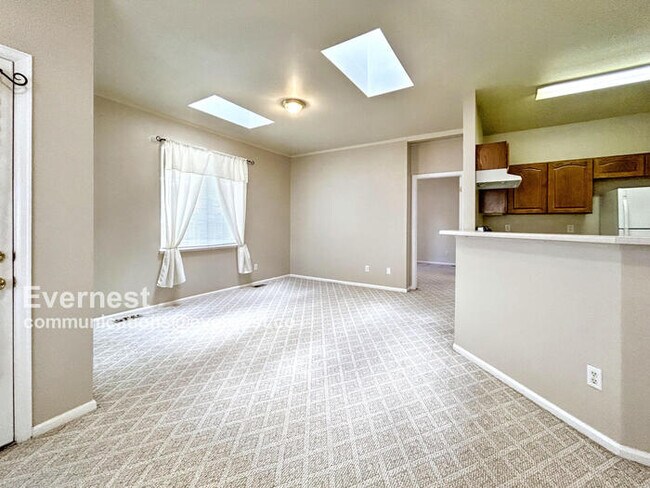 Building Photo - 7220 Leeside View