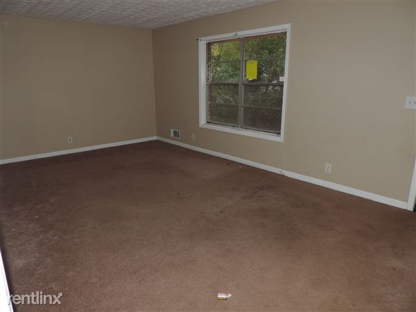 Building Photo - 4400 Rustic Wood Dr