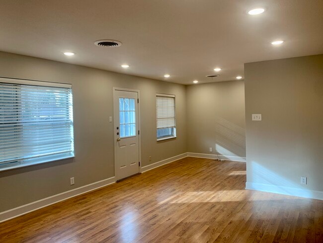 Building Photo - 2304 N Ricketts St