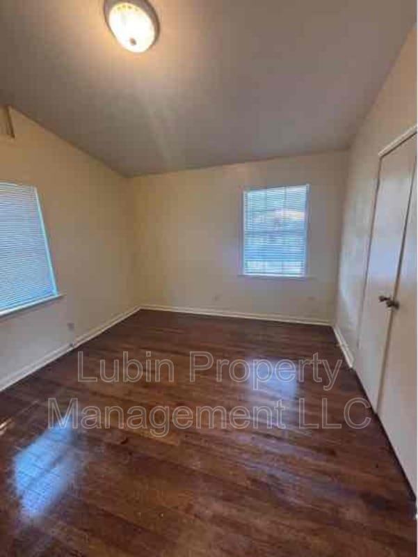 Building Photo - 4884 Ortie Dr