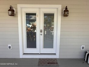 Building Photo - 310 7th St