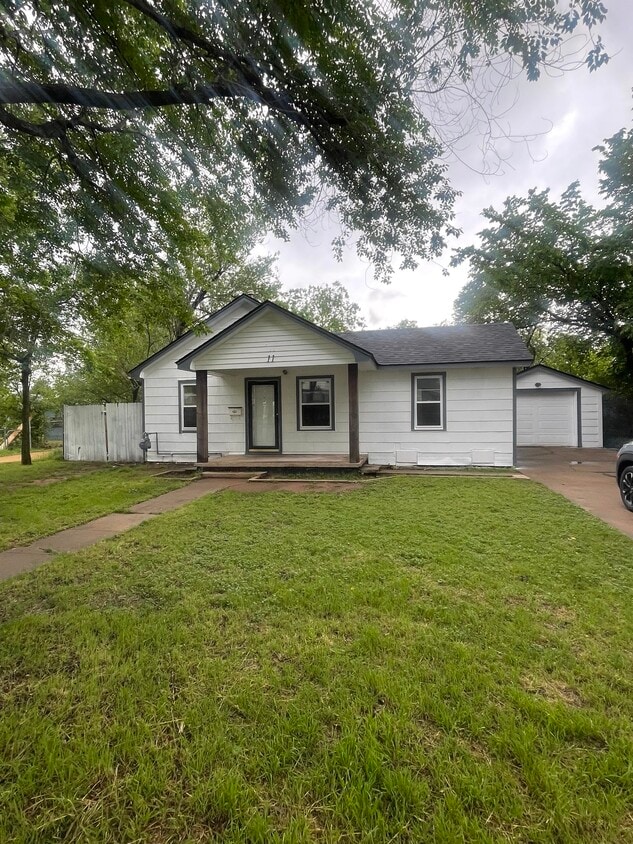 Photo - 11 N Howard St (Edmond, OK)