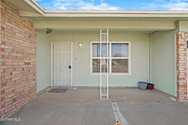 Foto del edificio - 5712 Longview Dr