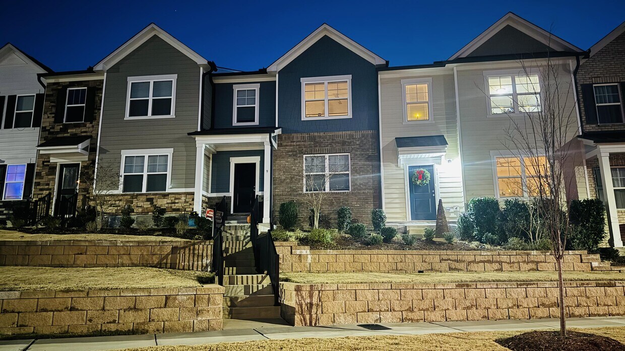 Primary Photo - 11 Rambler Ln
