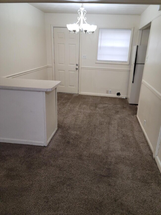 Foto del edificio - "Charming 2-Bedroom Oasis with Modern Comforts in Jonesboro!"