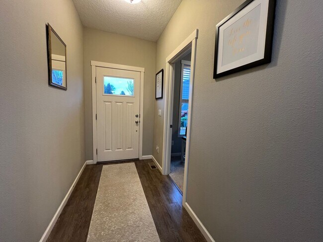 Foto del edificio - Beautiful Gresham 4 Bed, 2.5 Bath Home!