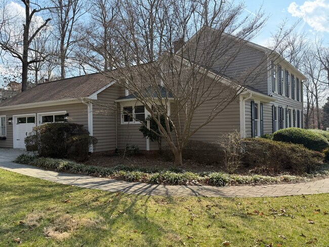 Foto del edificio - 3901 Buncombe Dr