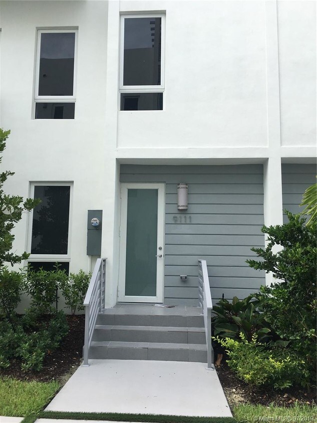 Primary Photo - 9111 NW 33rd St