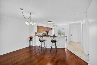 Building Photo - 2112 S Cypress Bend Dr