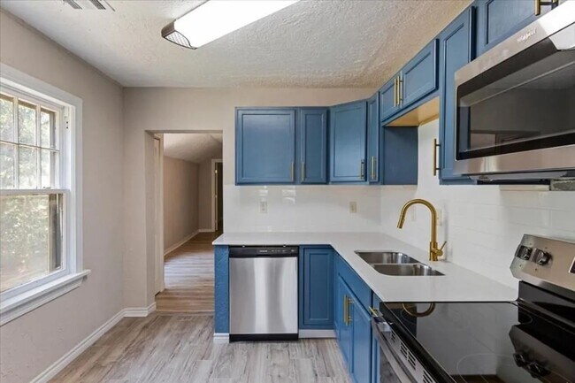 Foto del edificio - 807 SW Jefferson Ave