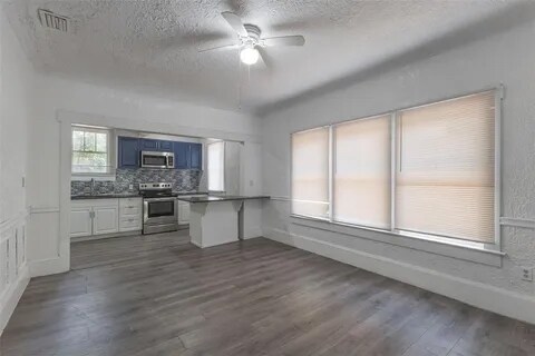 Foto del edificio - 735 N Clara Ave