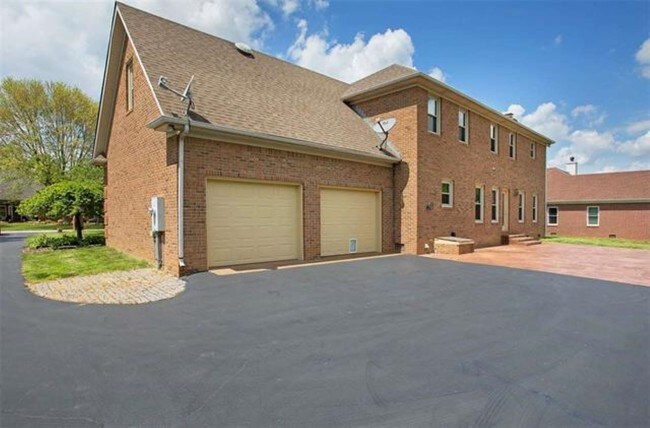 Building Photo - 76 Ivy Farm Ct