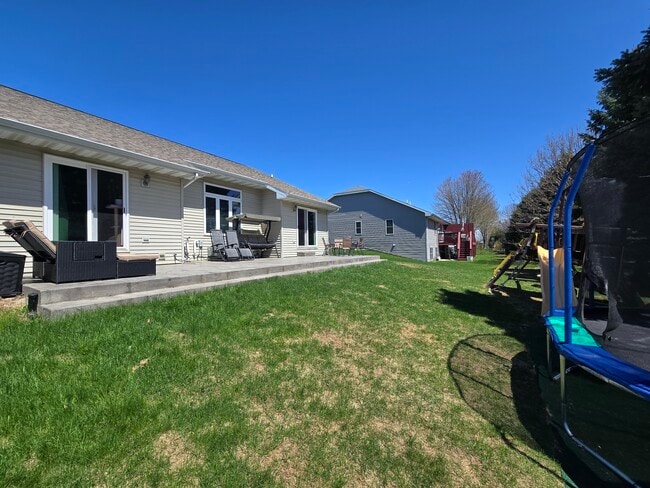 Building Photo - 541 Kramer Ln
