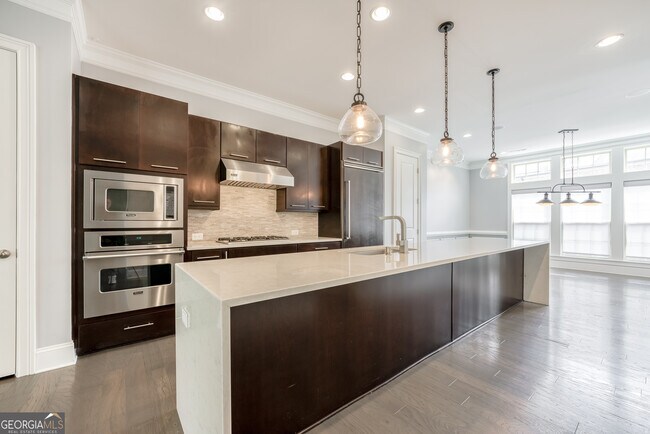 Foto del edificio - 1124 Holly Ave