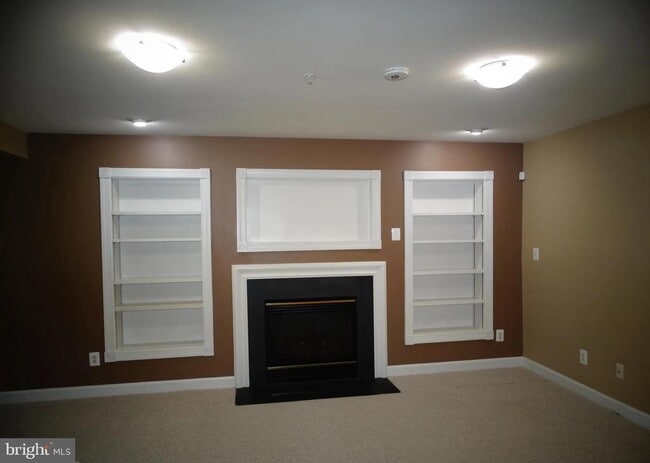 Building Photo - 10604 Ashford Way