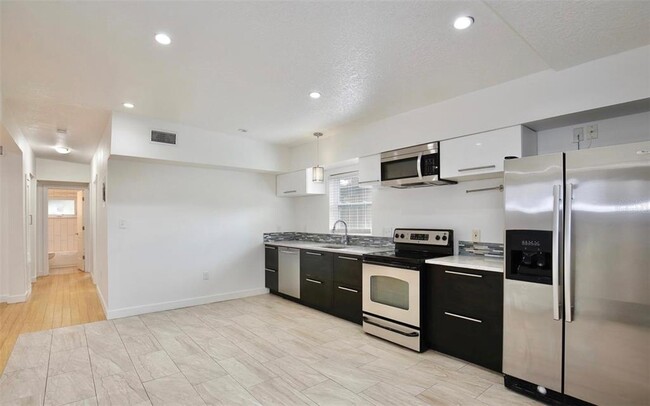 Foto del edificio - 2305 S Mills Ave