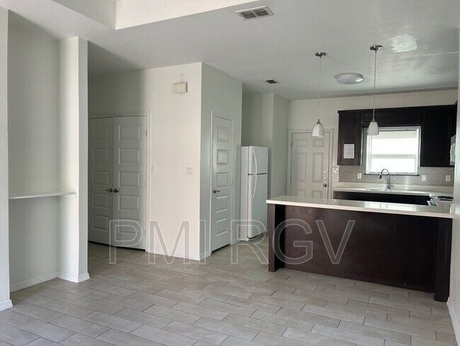 Building Photo - 3705 Paola St