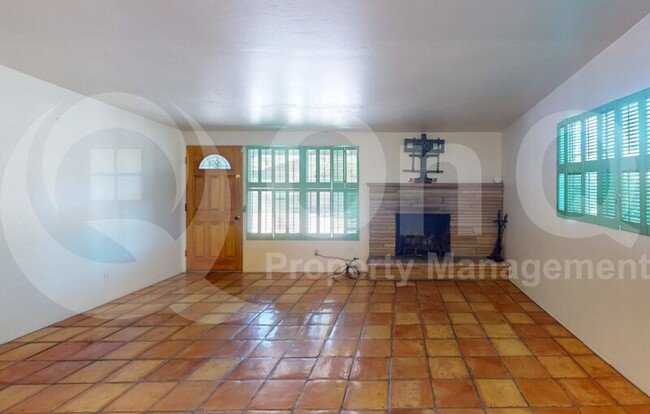 Foto del edificio - 3409 N Country Club Rd