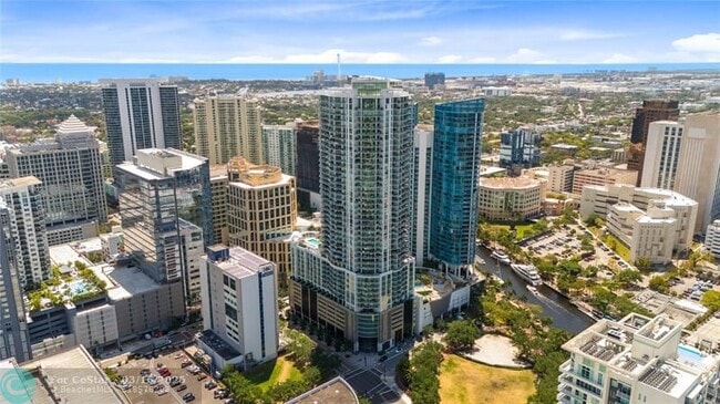 Foto del edificio - 100 E Las Olas Blvd