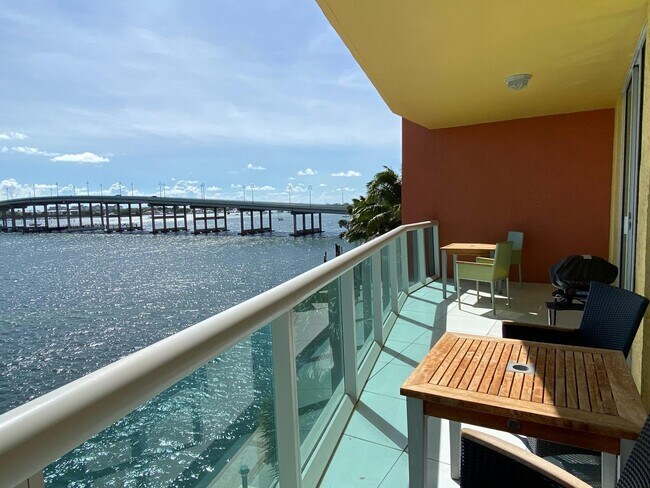 Foto del edificio - 2640 Lake Shore Dr