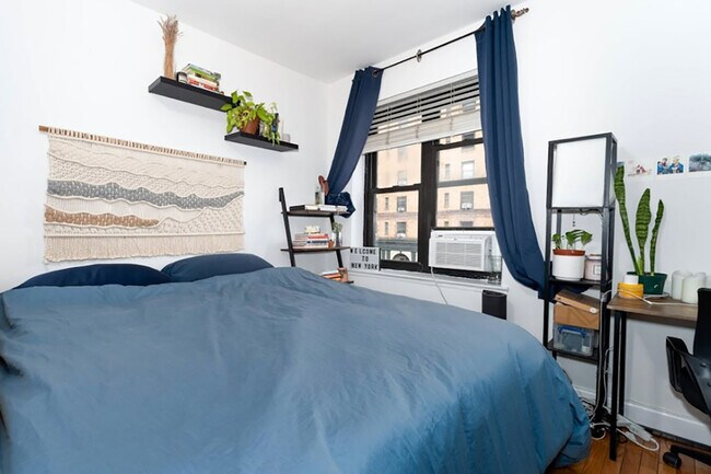 Foto del edificio - 312-320 W 23rd St