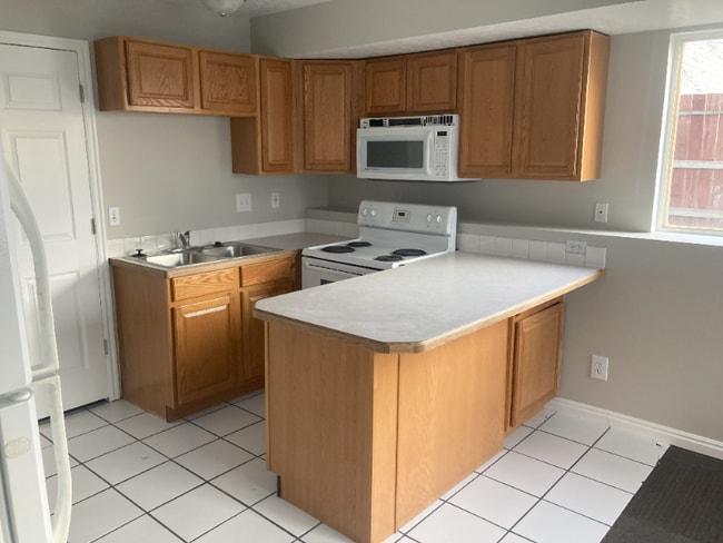 Building Photo - 416 S 600 E