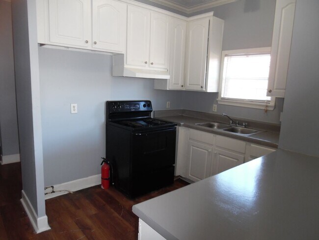 Building Photo - N242