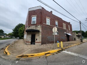 Building Photo - 1668 Locust St