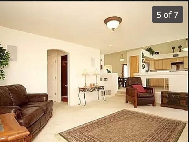 Building Photo - 3 Bedroom Single Family Home in Denver