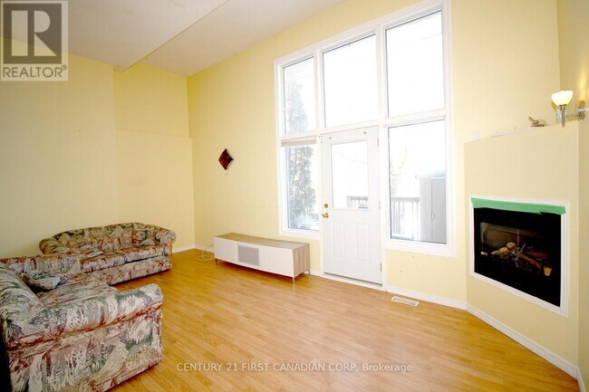 Photo du bâtiment - 1460 Limberlost Rd