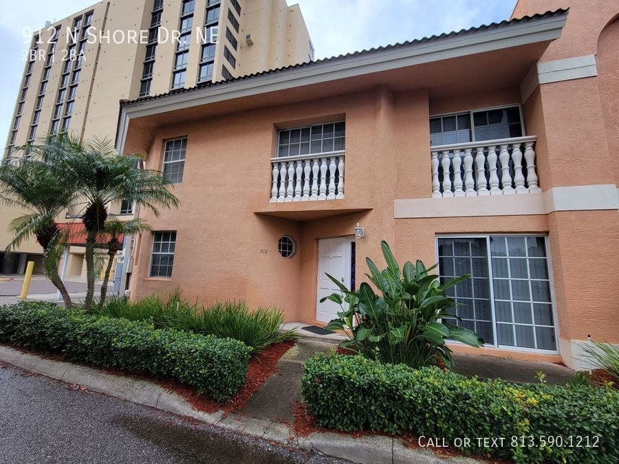 Beautiful St. Pete Townhome House for Rent in Saint Petersburg, FL