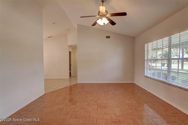 Foto del edificio - 1867 Crane Creek Blvd