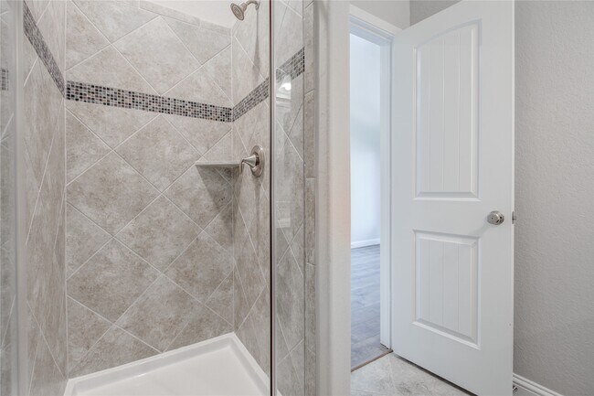 Foto del edificio - 12816 Oak Fls Dr