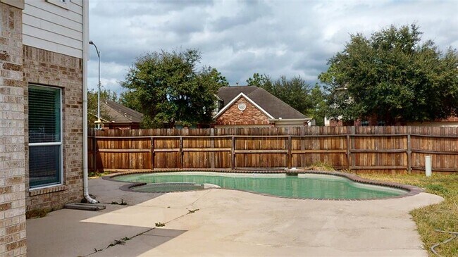 Foto del edificio - 15130 Live Oak Bend Way