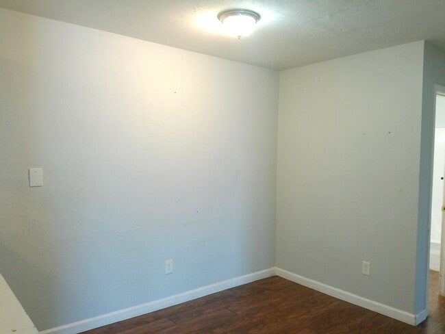 Building Photo - 2026 Waldron Rd