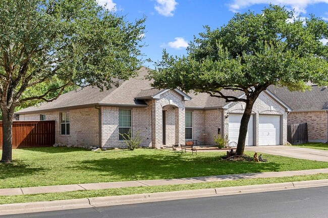 Building Photo - 1800 Secluded Willow Cove