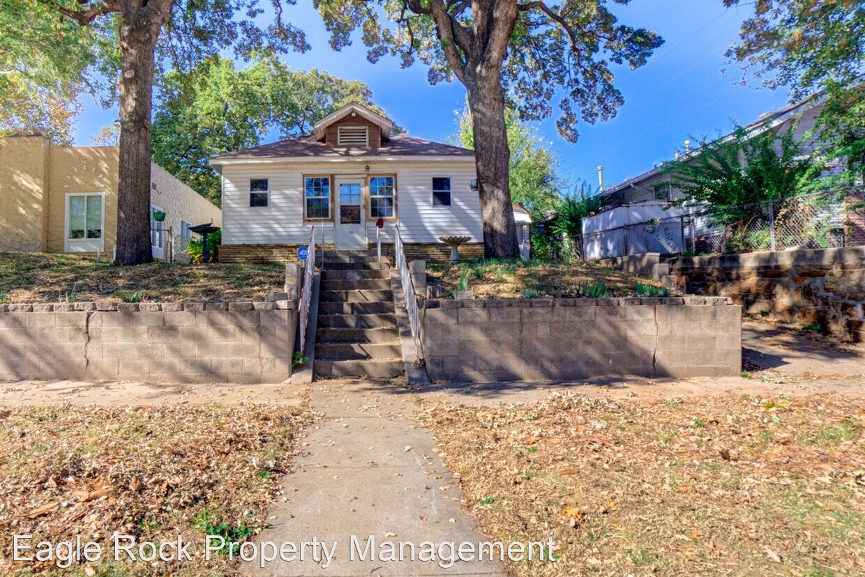 2 br, 1 bath House 20 N Ave House Rental in Tulsa, OK
