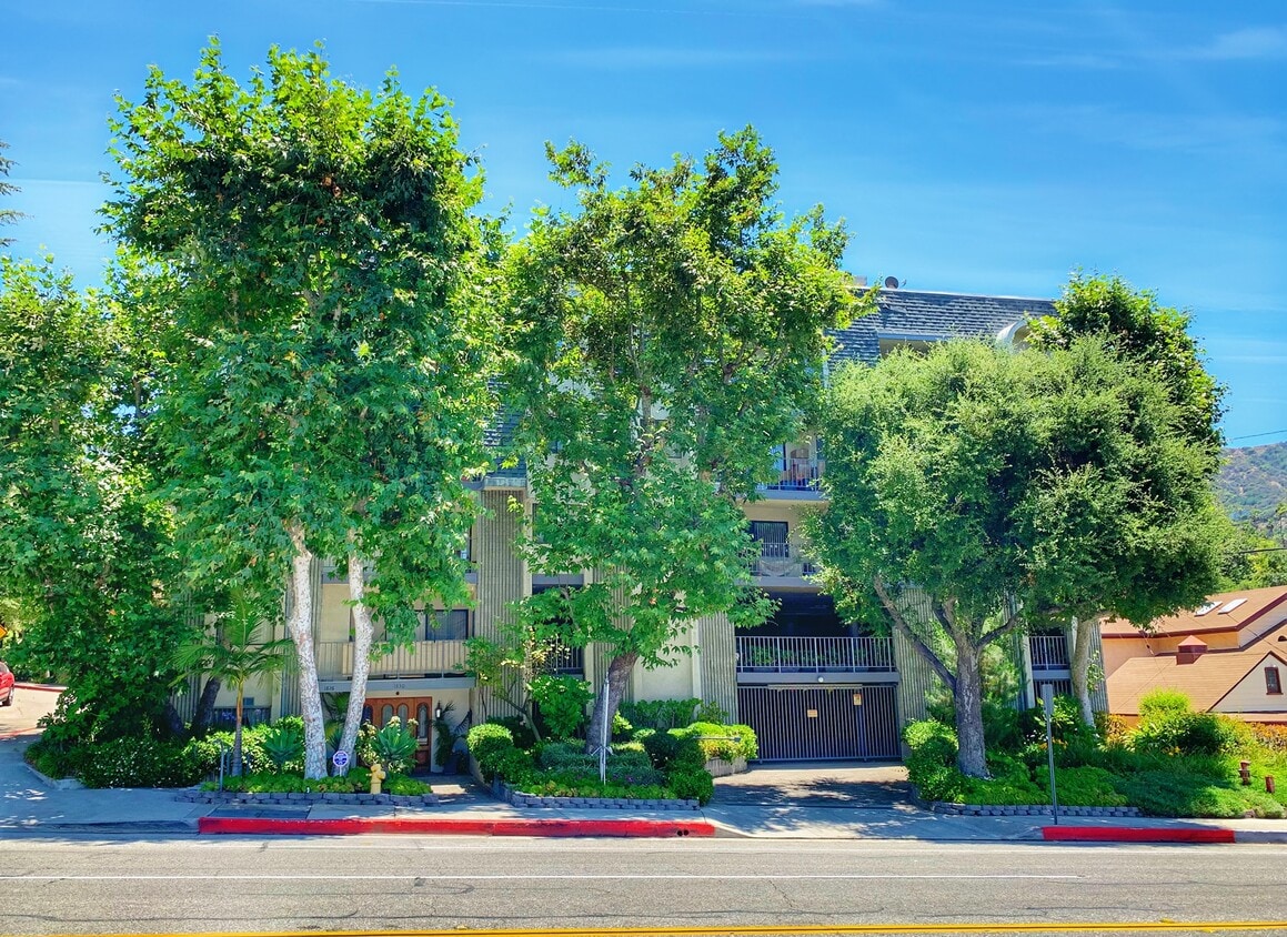 Primary Photo - 1830 N Verdugo Rd