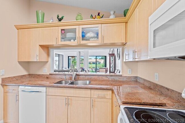 Foto del edificio - 8486 Heather Pl