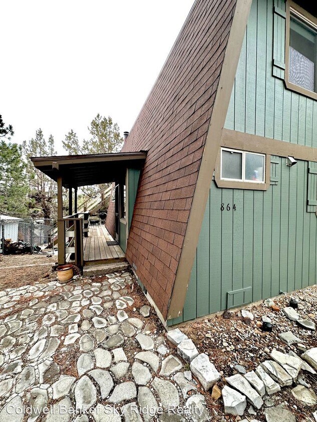 Primary Photo - 3 br, 2 bath House - 864 Panamint Mountain...