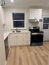 Building Photo - 433 Guelph St